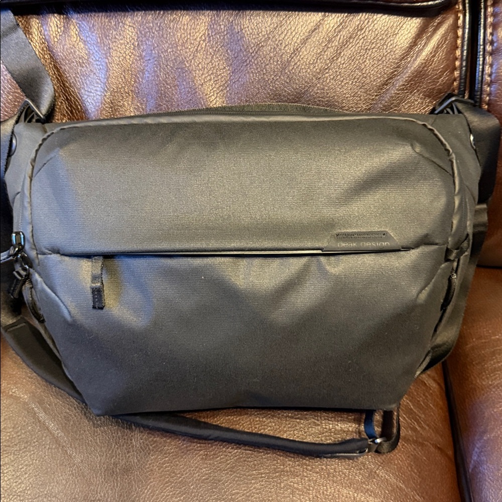 Peak Design Everyday Sling 10L